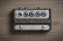 Stereo Chorus & Vibrato Pedal With Depth & Rate Controls