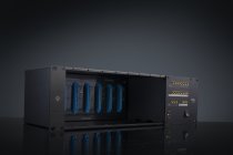 500-Series 8-Slot Rack / PSU with Built-in Patchbay