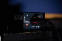 Active 1-channel Vintage-style Direct Box with Ground Lift, -15dB Pad, and Thru Output