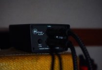 Passive 1-channel Vintage-style Direct Box with Ground Lift, -15dB Pad, and Thru Output