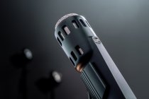 Dynamic Cardioid Vocal/Instrument Handheld Microphone for Vocals and Instruments, Black
