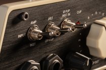 All-Analog Studio Re-Amper With Independent Preamp & Re-Amp Signal Paths