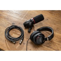Dynamic Cardioid XLR Podcasting Microphone with Headphones