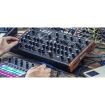 8-Voice Polyphonic Synthesizer