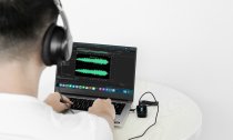 Ultracompact 2.4GHz Dual-Channel Wireless Microphone System