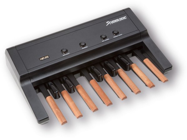 Dynamic MIDI Pedalboard with 13 notes